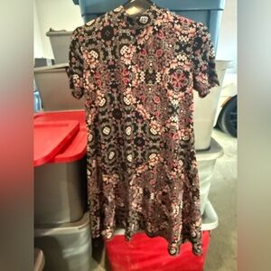 Floral Pattern Short-Sleeve A-Line Dress in Black and Pink p12